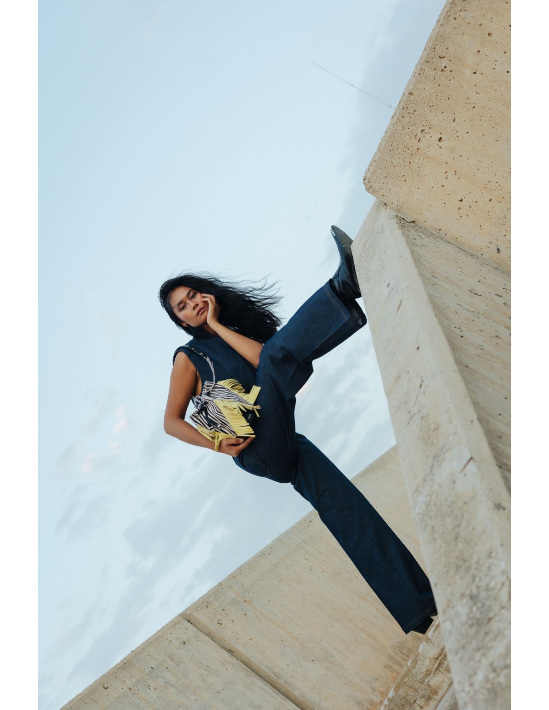 VIBRANT EXPLOSION (PICOS AMARILLO)